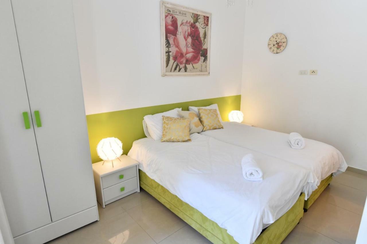 Saidoff, Amazing 4 Bedroom 3 Bath In City Center, Pool, Parking!!! القدس المظهر الخارجي الصورة