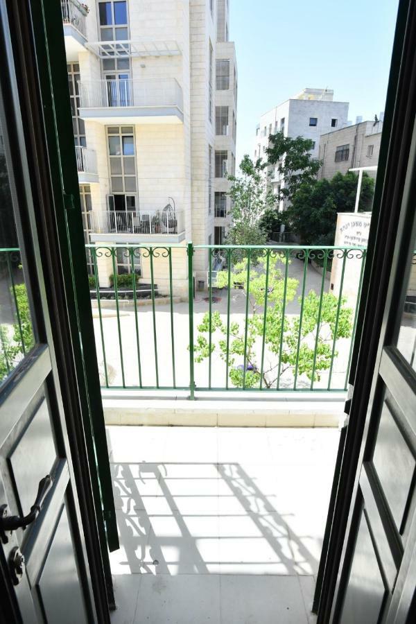 Saidoff, Amazing 4 Bedroom 3 Bath In City Center, Pool, Parking!!! القدس المظهر الخارجي الصورة
