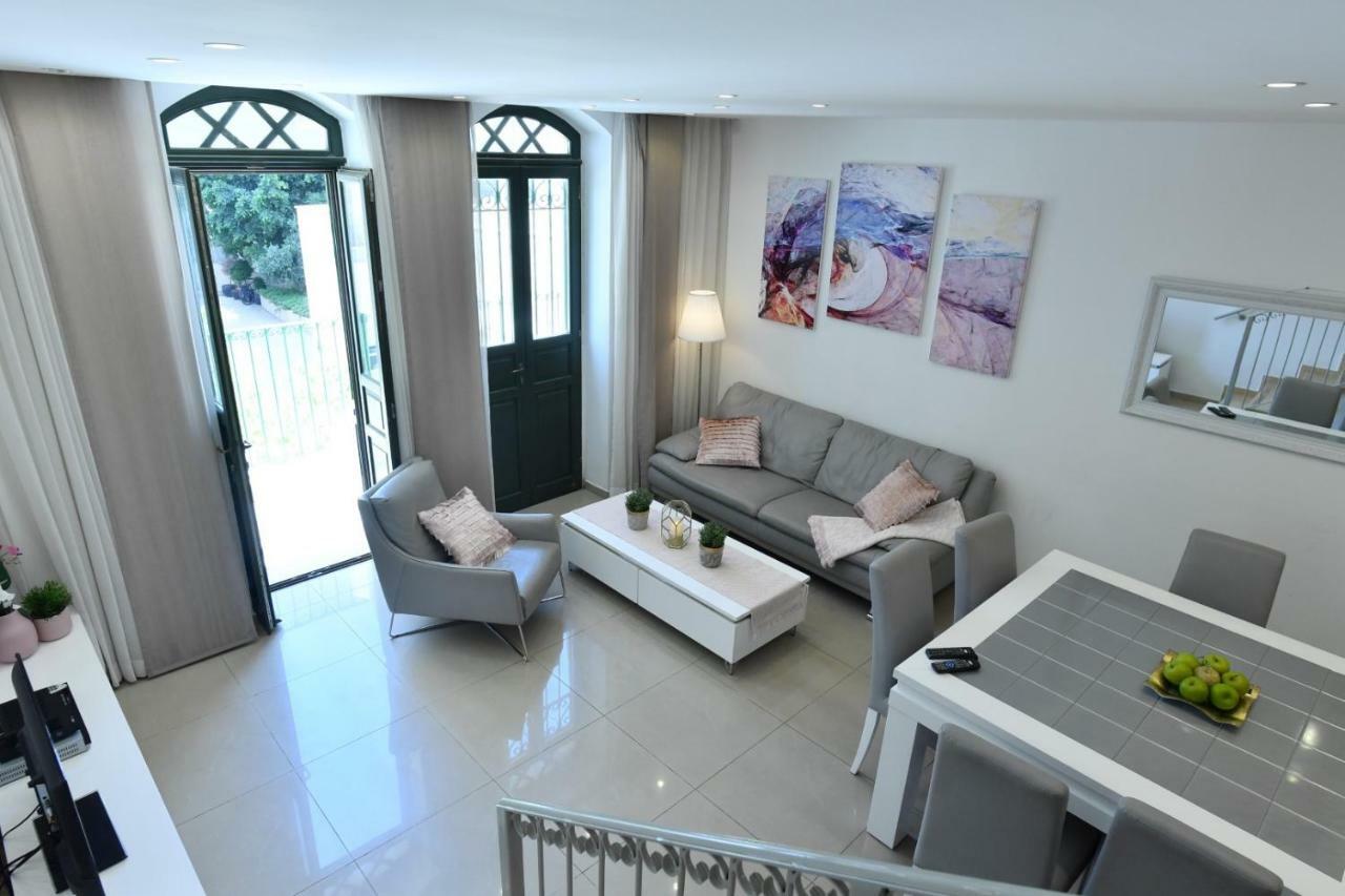Saidoff, Amazing 4 Bedroom 3 Bath In City Center, Pool, Parking!!! القدس المظهر الخارجي الصورة