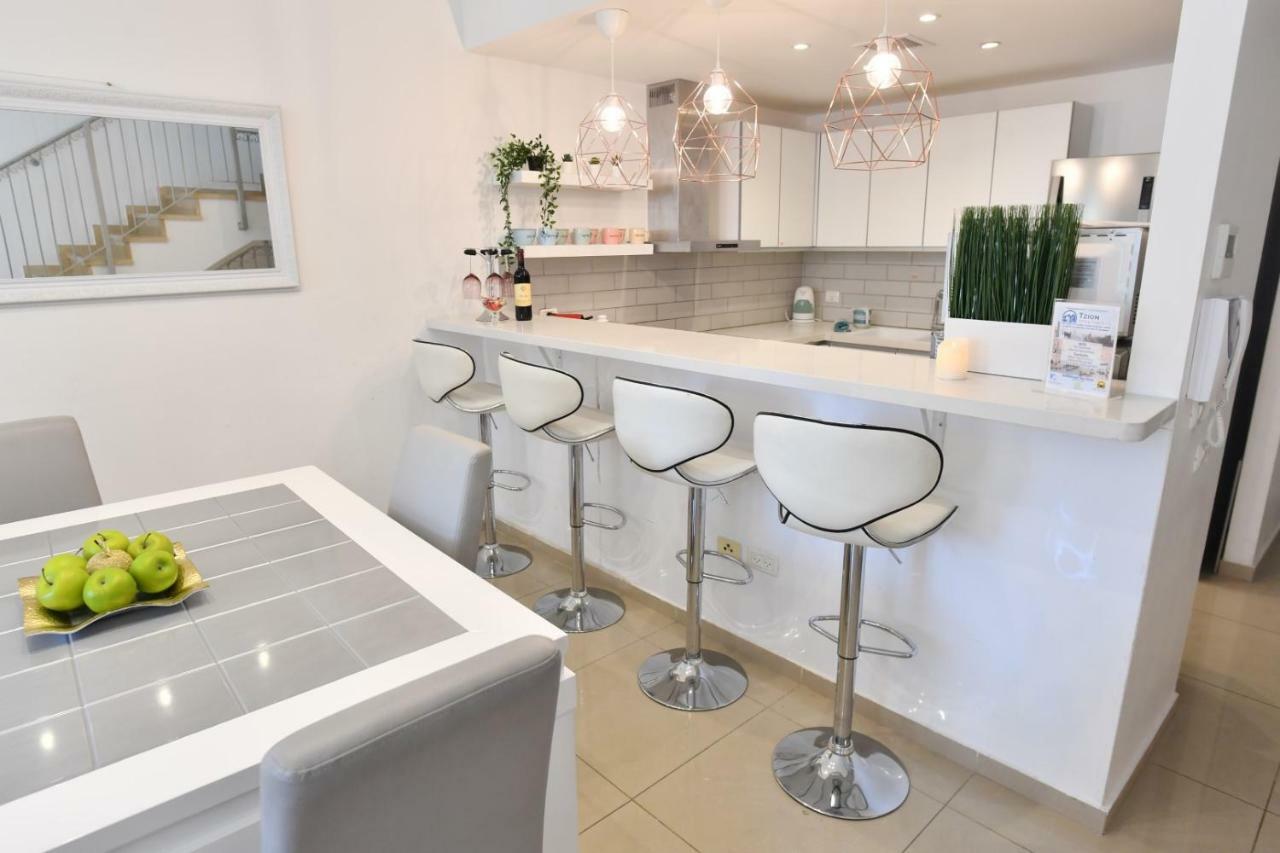Saidoff, Amazing 4 Bedroom 3 Bath In City Center, Pool, Parking!!! القدس المظهر الخارجي الصورة