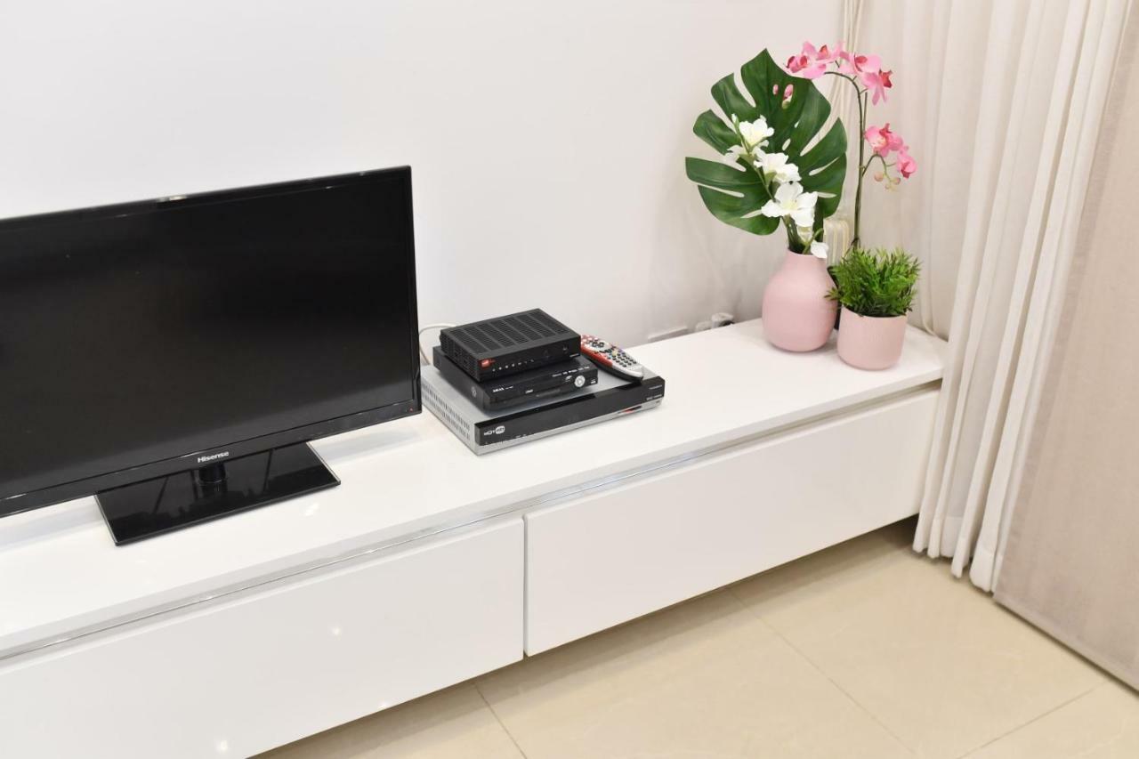 Saidoff, Amazing 4 Bedroom 3 Bath In City Center, Pool, Parking!!! القدس المظهر الخارجي الصورة