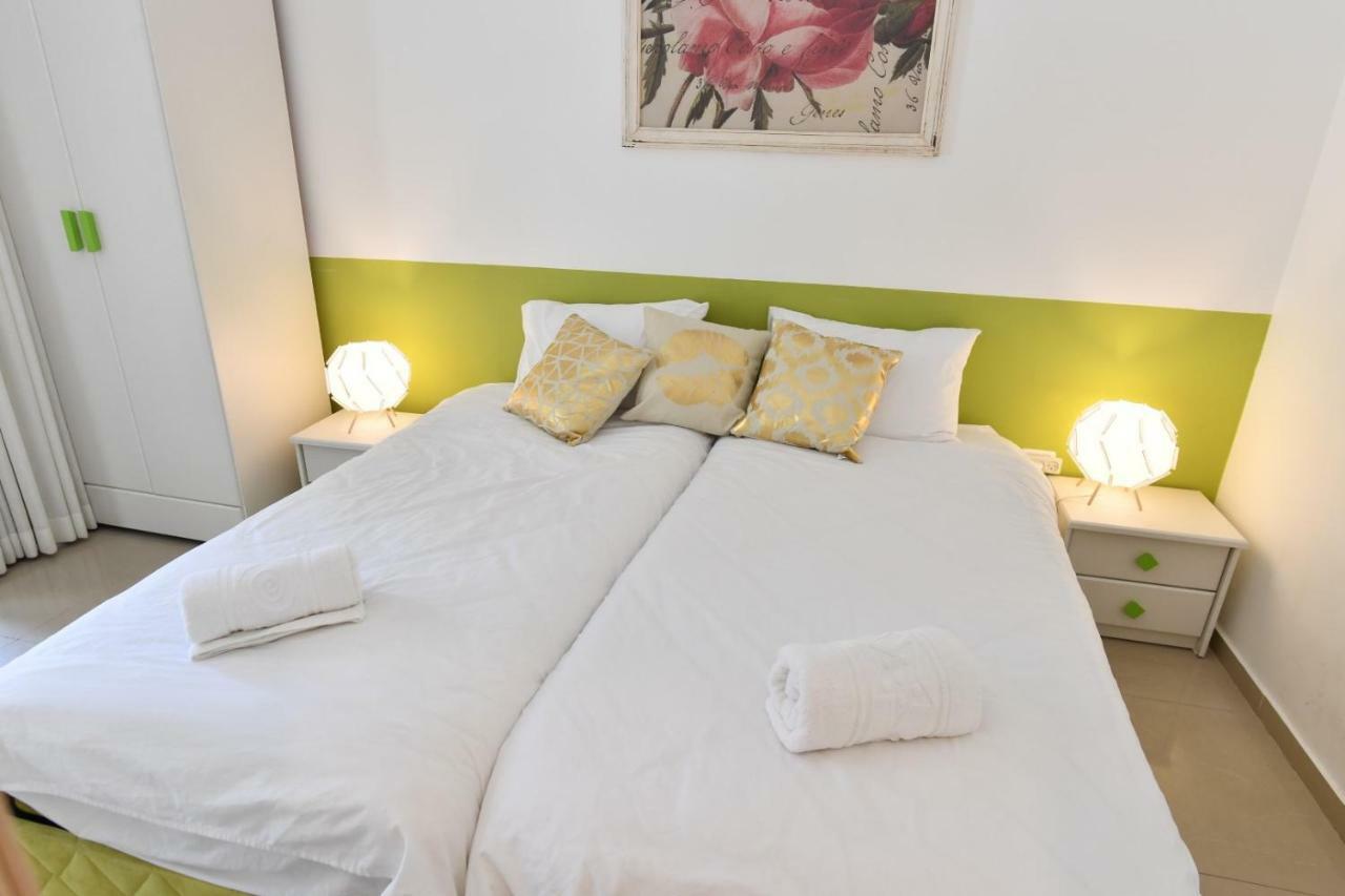 Saidoff, Amazing 4 Bedroom 3 Bath In City Center, Pool, Parking!!! القدس المظهر الخارجي الصورة